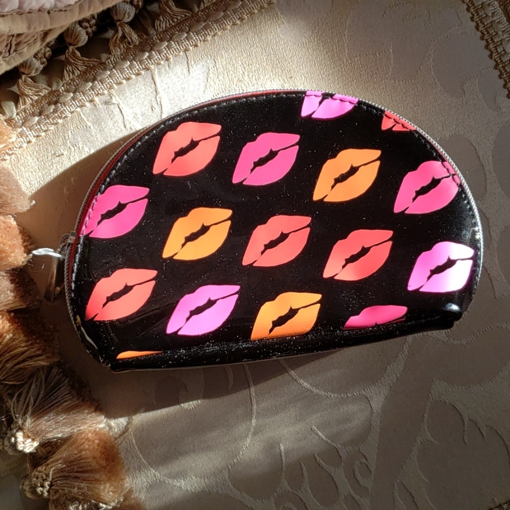 Buxom Zipper Pouch